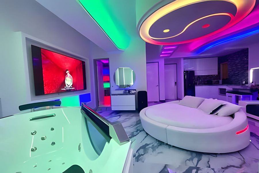 Luxury 1BR Beachfront Yin Yang Suite 2