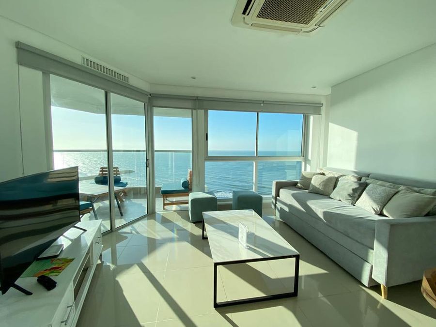 Apartamento fresco y moderno con vistas al mar 2
