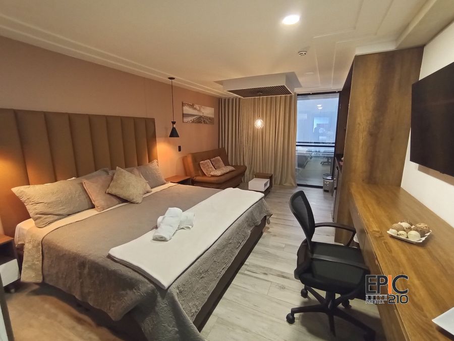 Epic Suite 210 Deluxe Aeropuerto 2