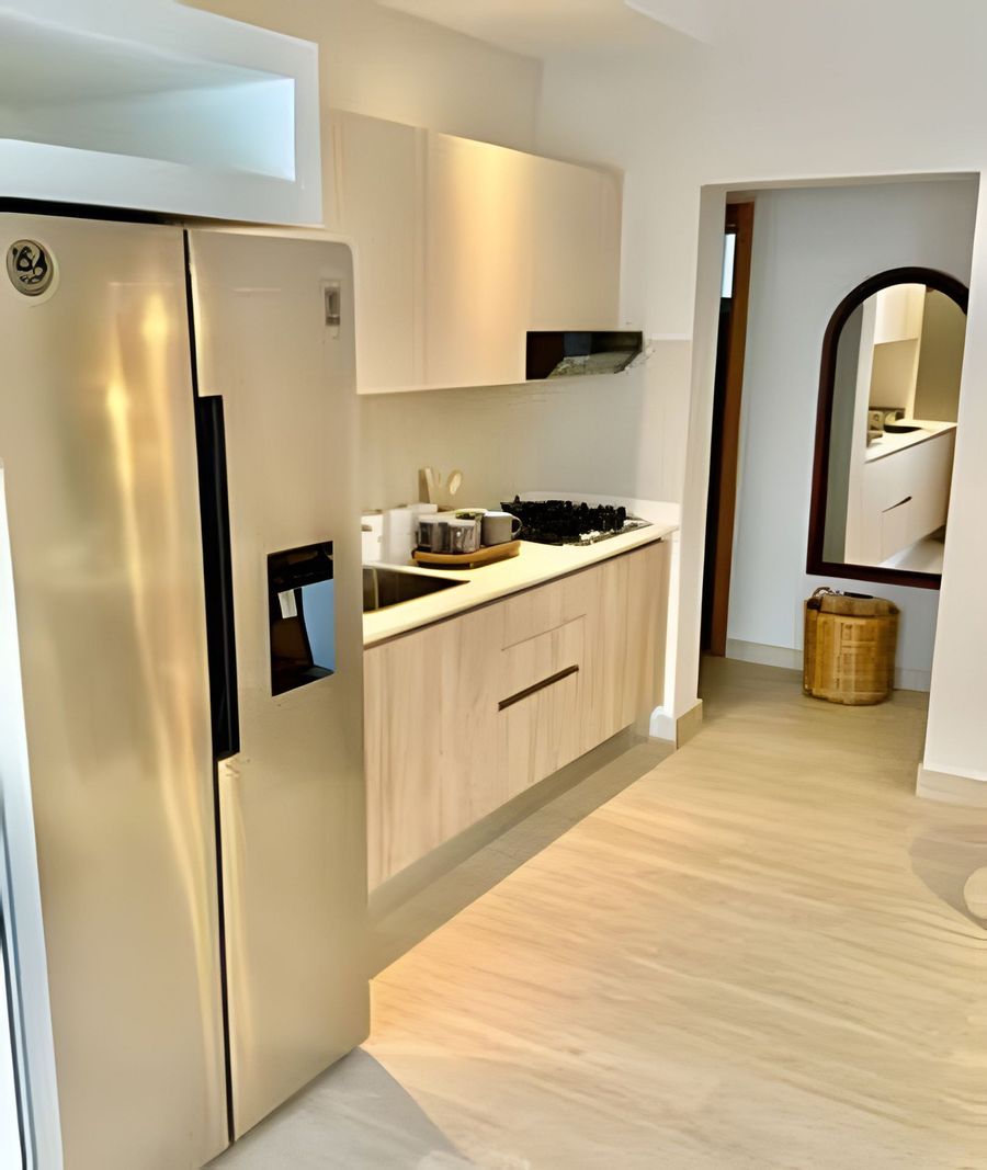 Mistral 102 3