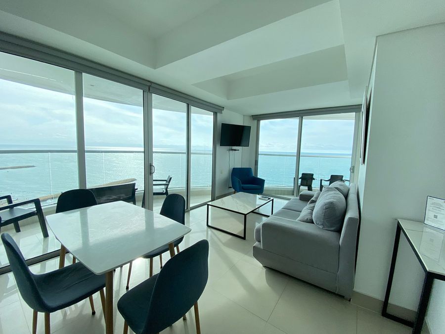 Apartamento de 3 Habitaciones Vista al Mar Piso 19 4