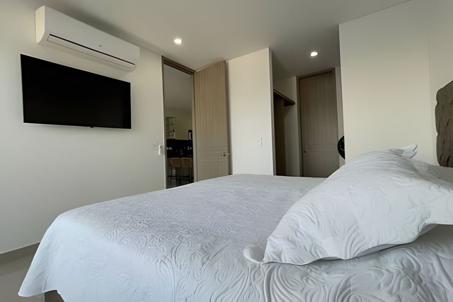 Infinitum Spectacular 23rd floor 1 BR Condo 4