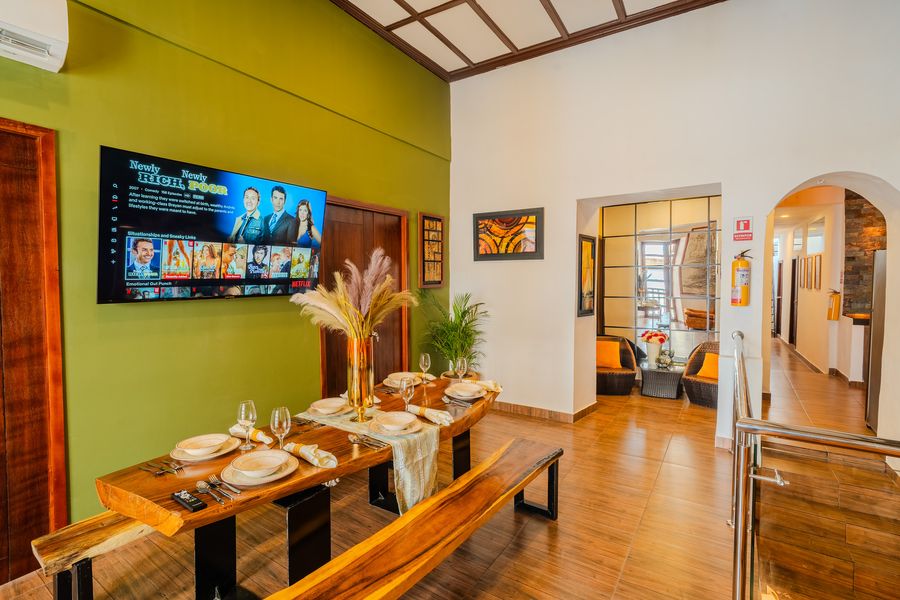 7BR Walled City Diamond w/ Rooftop, Heated Jacuzzi 4