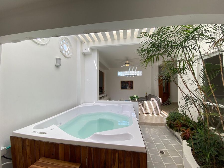 Casa de 5 dormitorios con jacuzzi 2