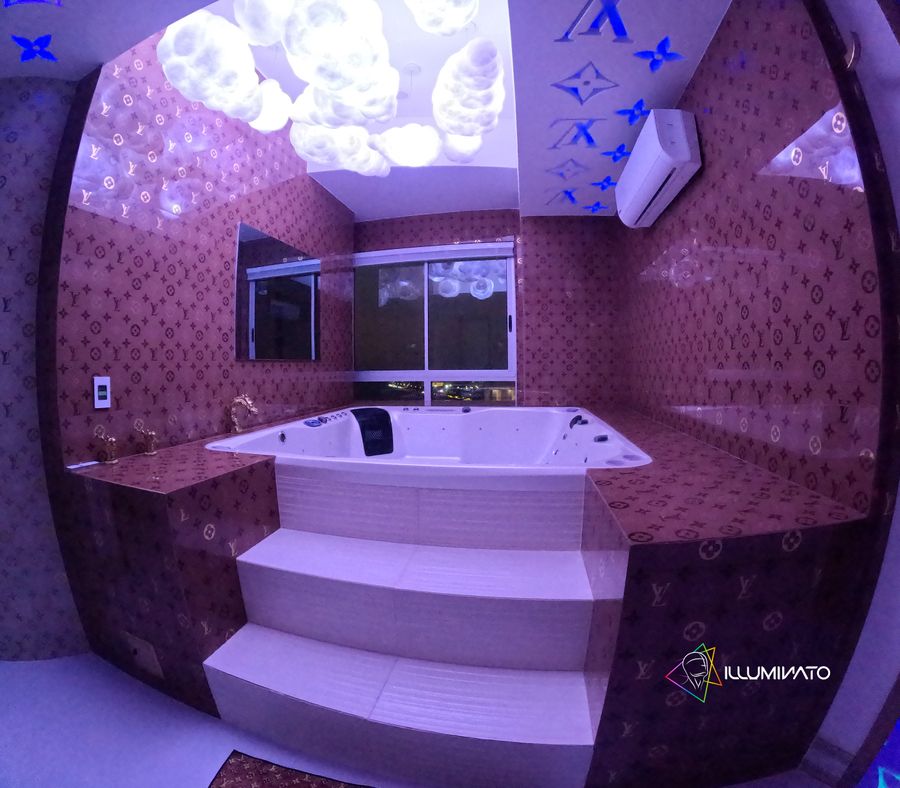 LV Inspired Apt private jacuzzi sauna and steam  5