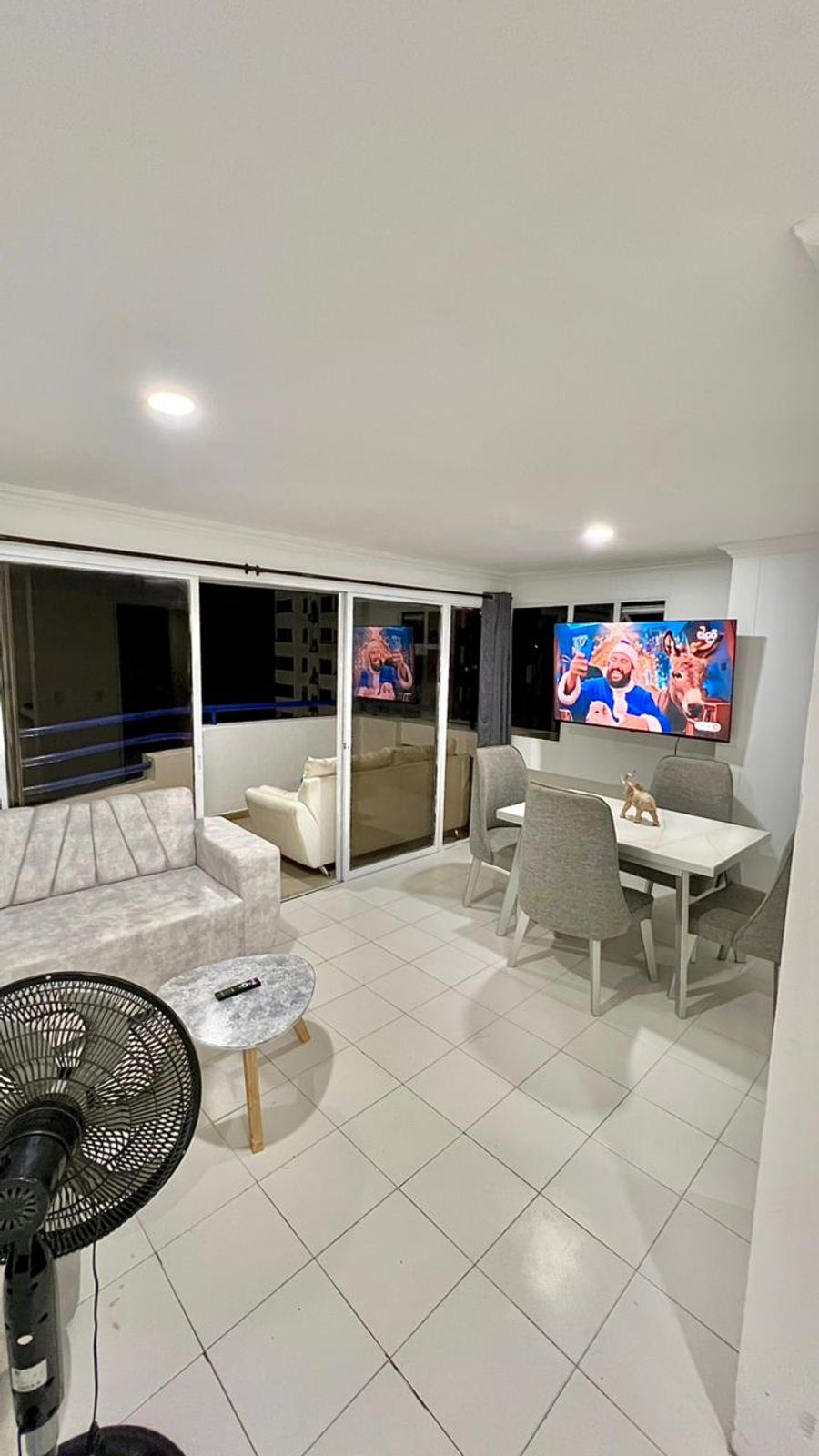 Apartamento en El Laguito vista al Mar   3