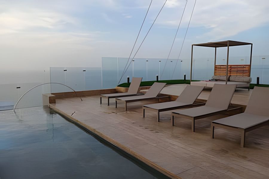 Stuning view to Walled city & Beach, King size bed 3