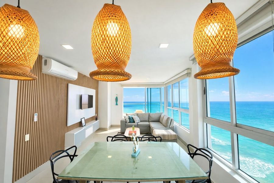 Amplio 3BR con impresionantes vistas al mar 3
