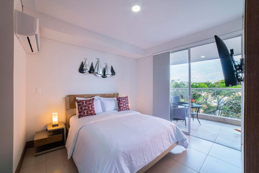 H307 • Hermoso 2BR • Piscina • A/C • Cerca Granada
