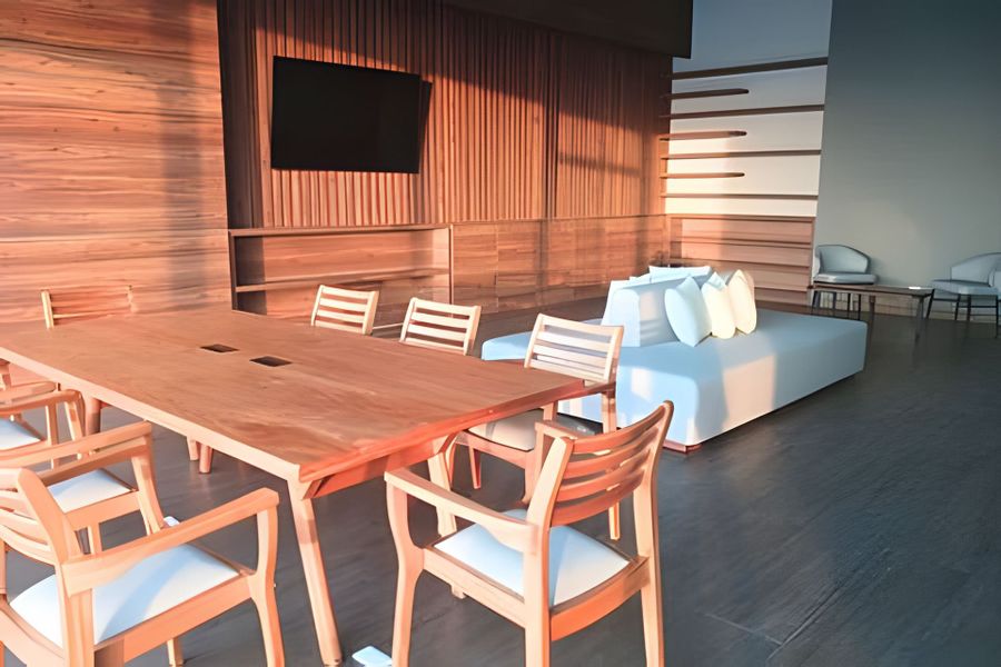 Brand New, 3blocks from Walled C, Stunning Views 2