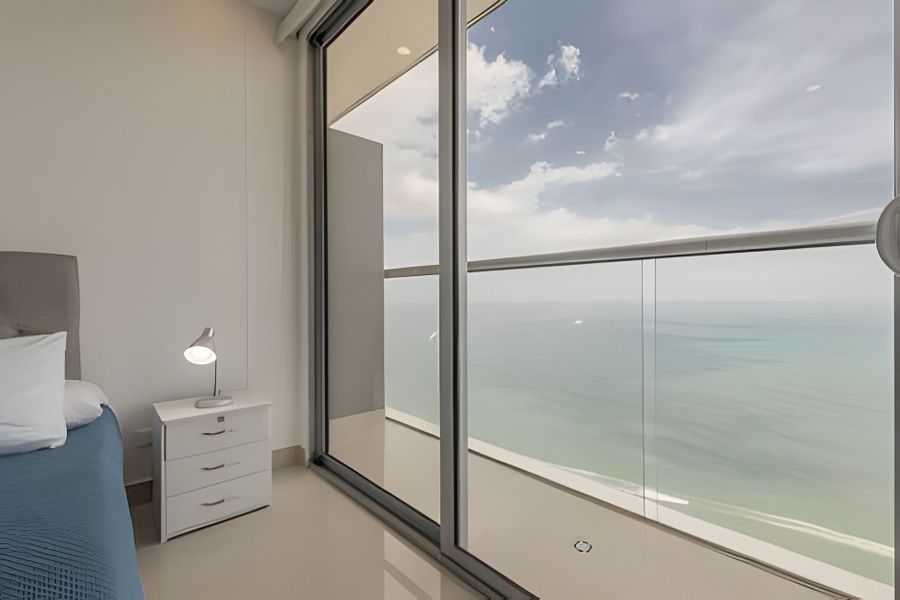 Lujoso Apto de 2 Habitaciones Piso 32- Morros City 5