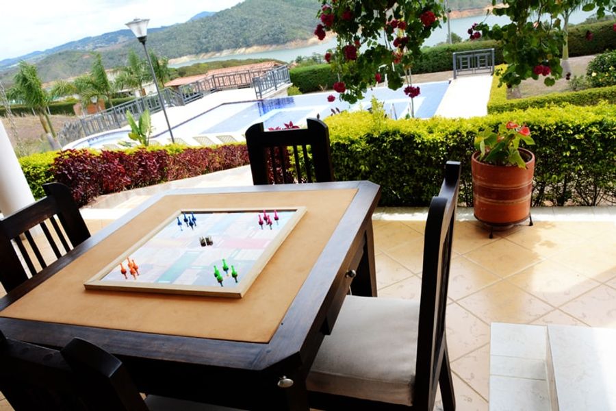 FINCA LAGO CALIMA CON EXCELENTE VISTA 2