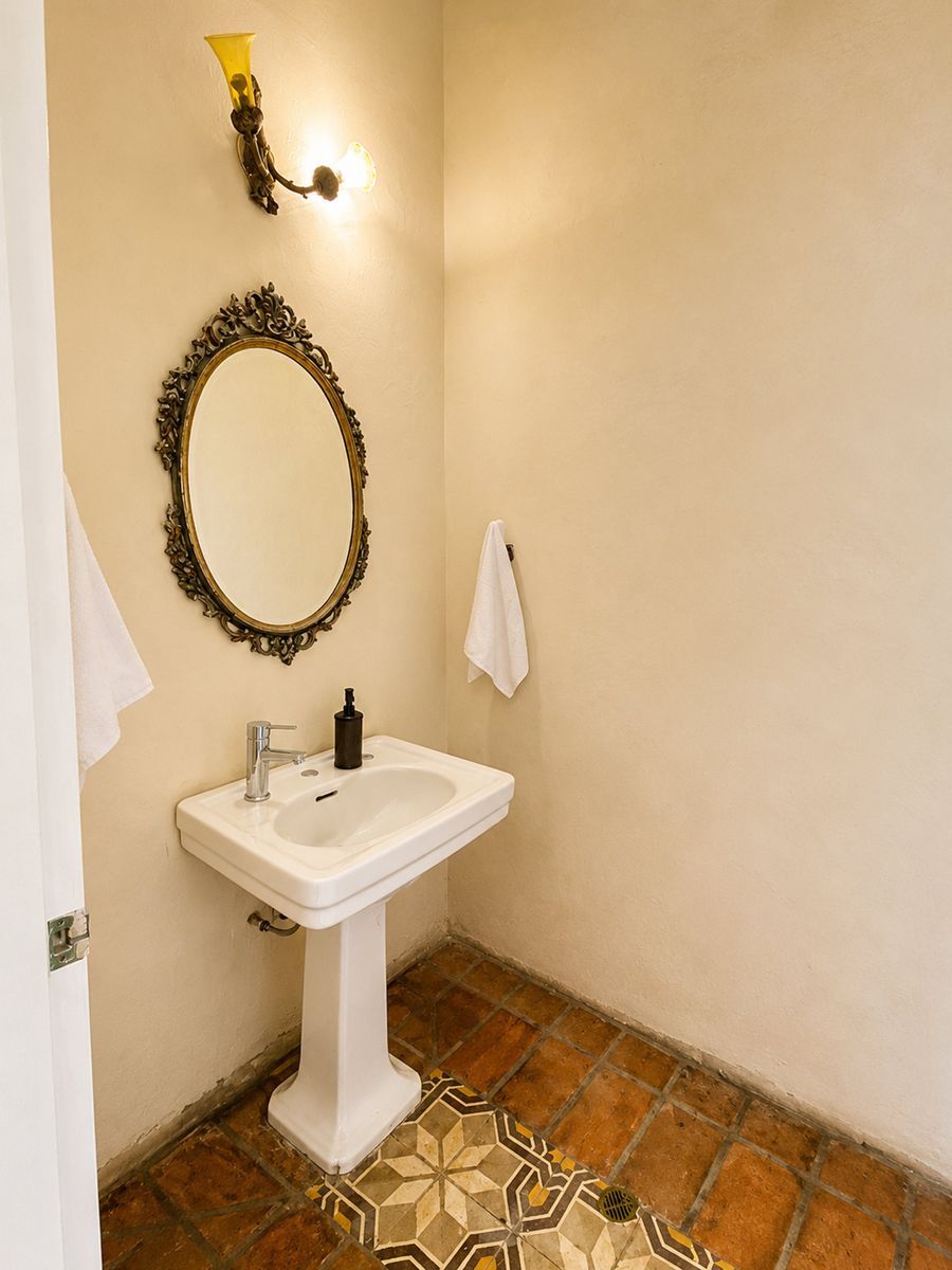 Villa de 6 habitaciones en el casco antiguo con piscina y vistas al mar 4