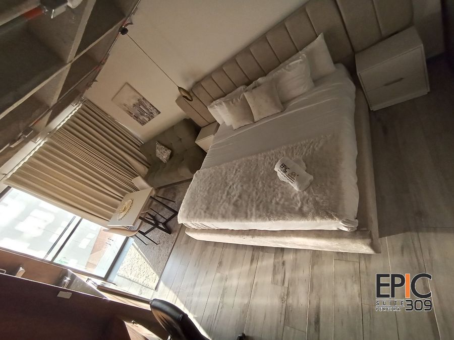 Epic Suite 309 Loft Luxury Airport 3