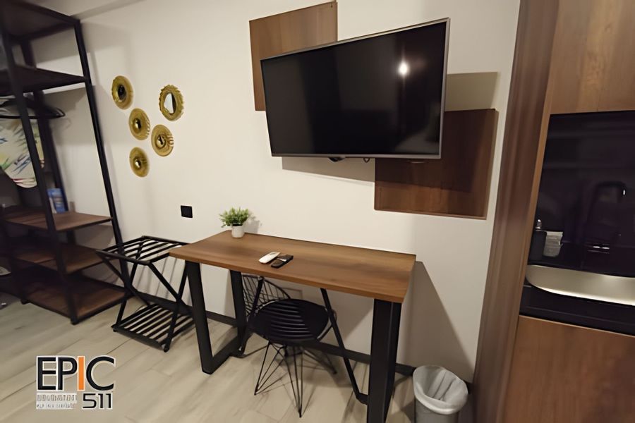 Epic Suite 511 Premium Airport 5