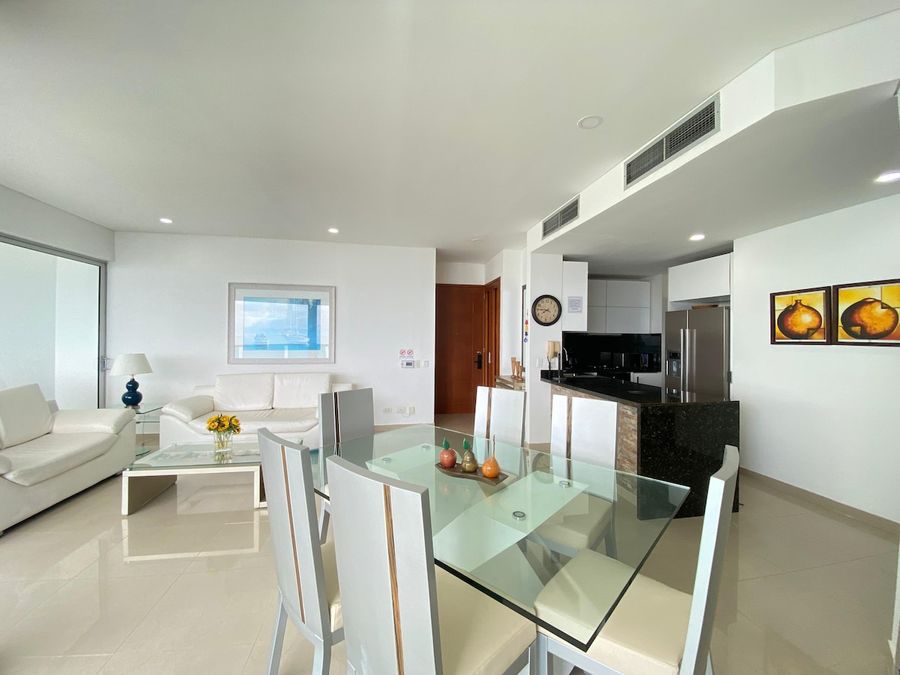 Apartamento de 3 dormitorios con vistas al mar 3