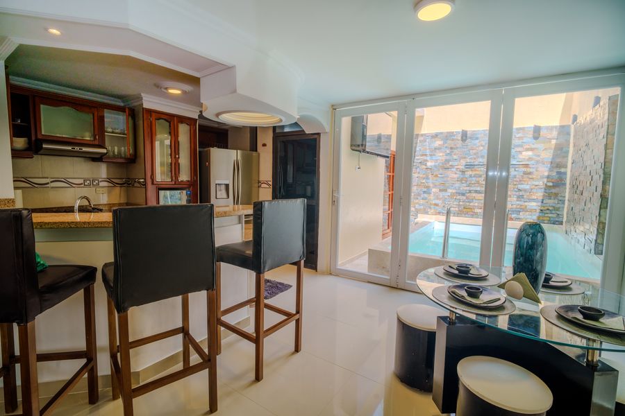 7 Bedroom Gorgeous Vacation - Close to Walled City 5