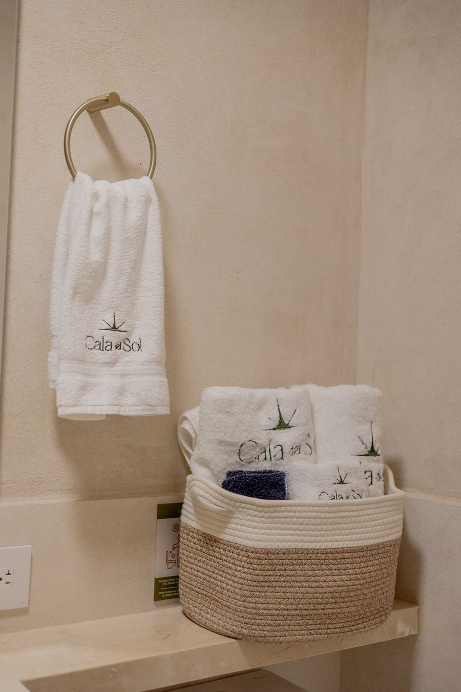Cala del Sol | Pool·Full Staff·Bilingual Concierge 2