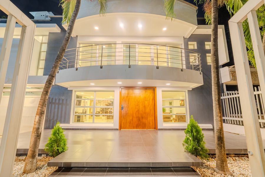 Encanto Mansion: 6BR Luxury Stay Near Walled City 2