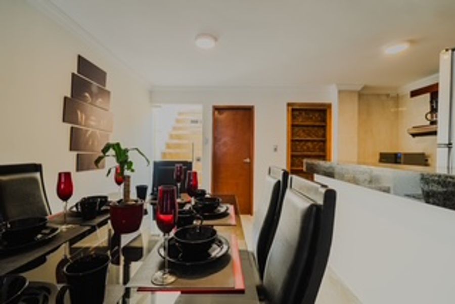 3 Bedroom Luxury Home - Minutes from Walled City 3