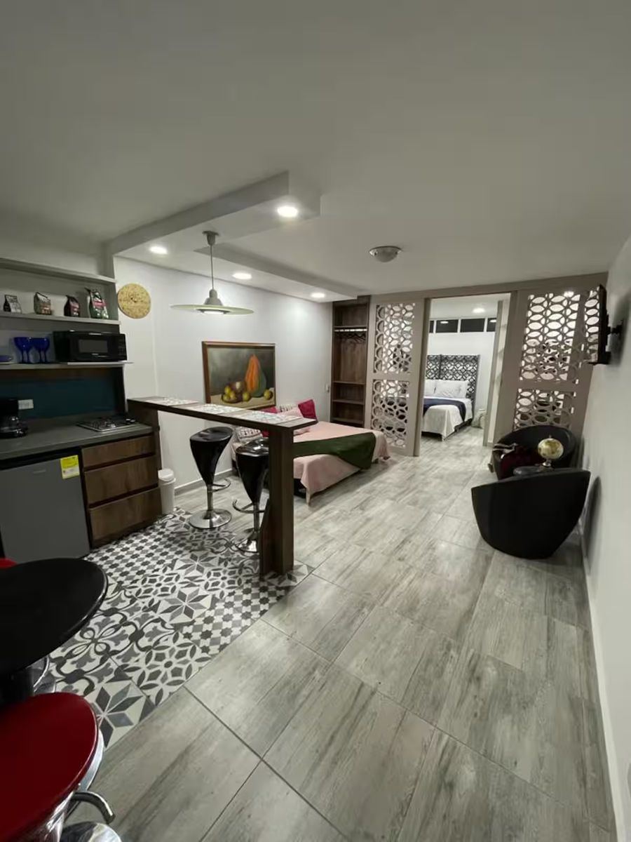 Aparta estudio en laureles