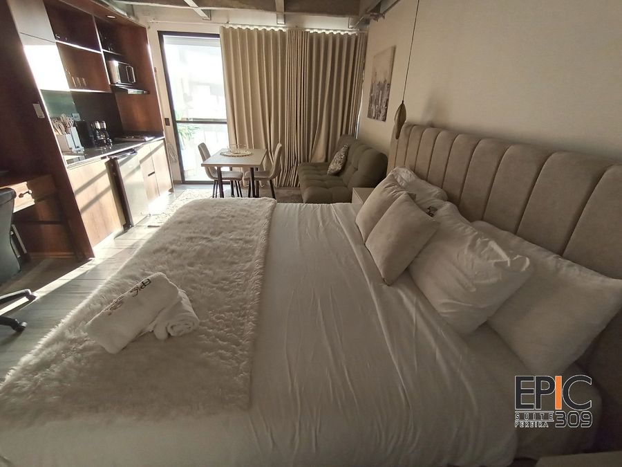 Epic Suite 309 Loft Luxury Airport 4