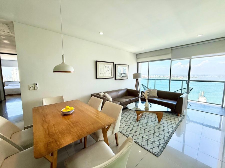 3 dormitorios con vistas al mar y balcón 2