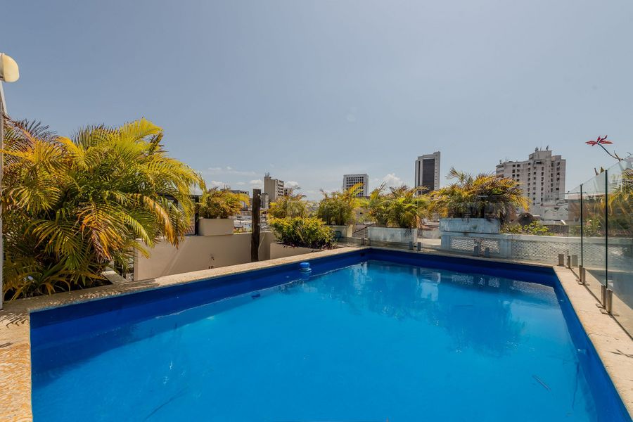 Casa de 5 Hab en la Ciudad Amurallada con Piscina