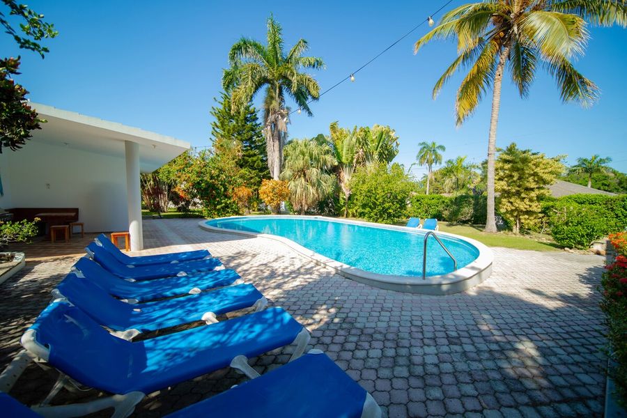 ACOGEDORA Villa de 7 HABITACIONES | GRAN PISCINA | ¡Cerca de la playa!
