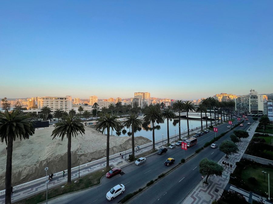 Rbkº Amplio depto. con vista al mar y casino 4