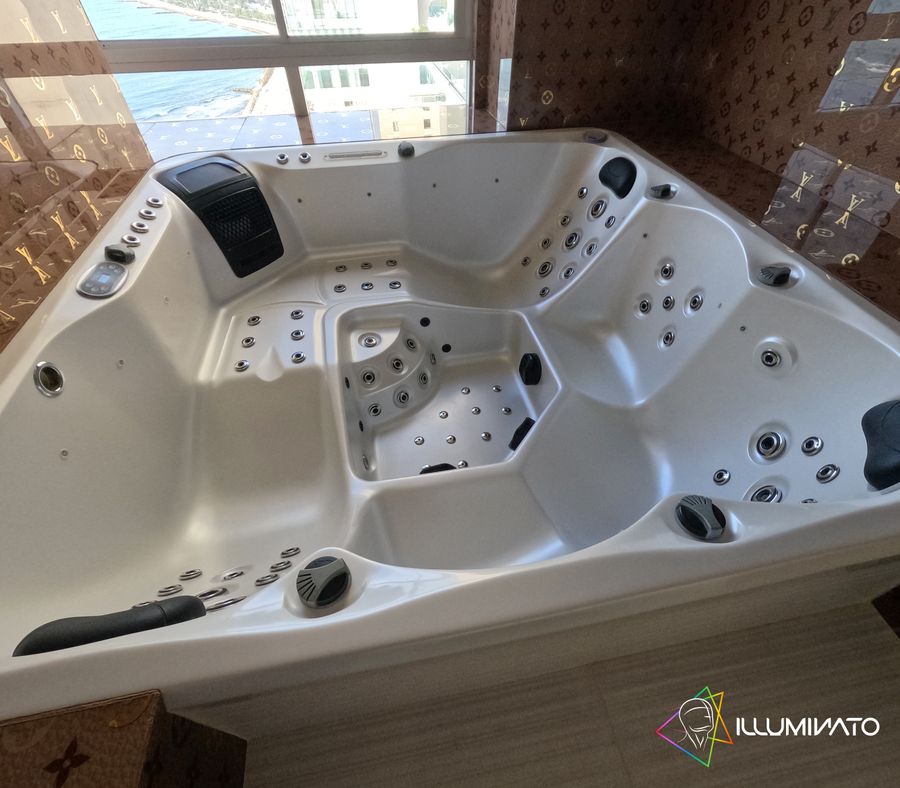 LV Inspired Apt private jacuzzi sauna and steam  2