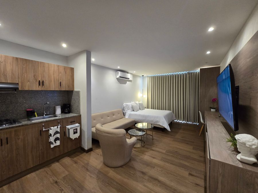 Espectacular suite con balcón cerca a la playa 2