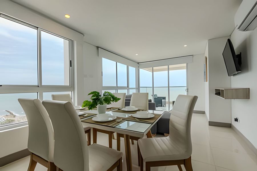 ¡Espectacular Apto Con Vista al Mar Piso 28! 3