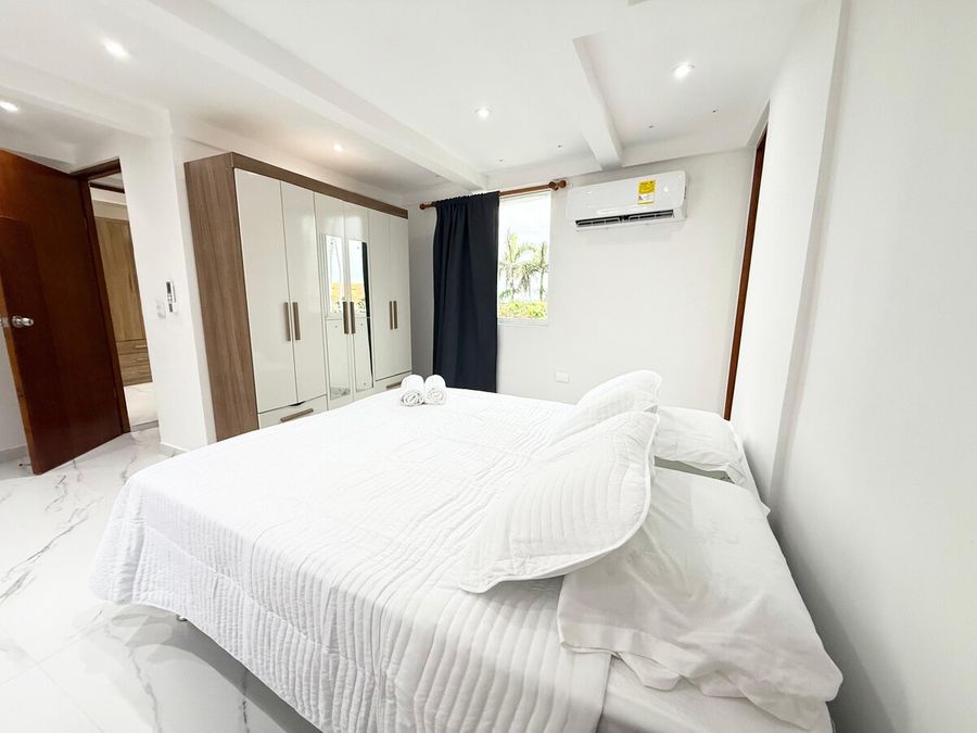 Joya amurallada 2 Br cerca a plaza Santo Domingo 4
