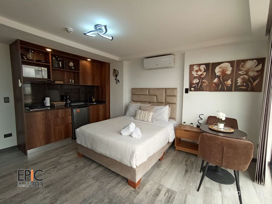 Epic Suite 303 Luxury Loft Airport 4