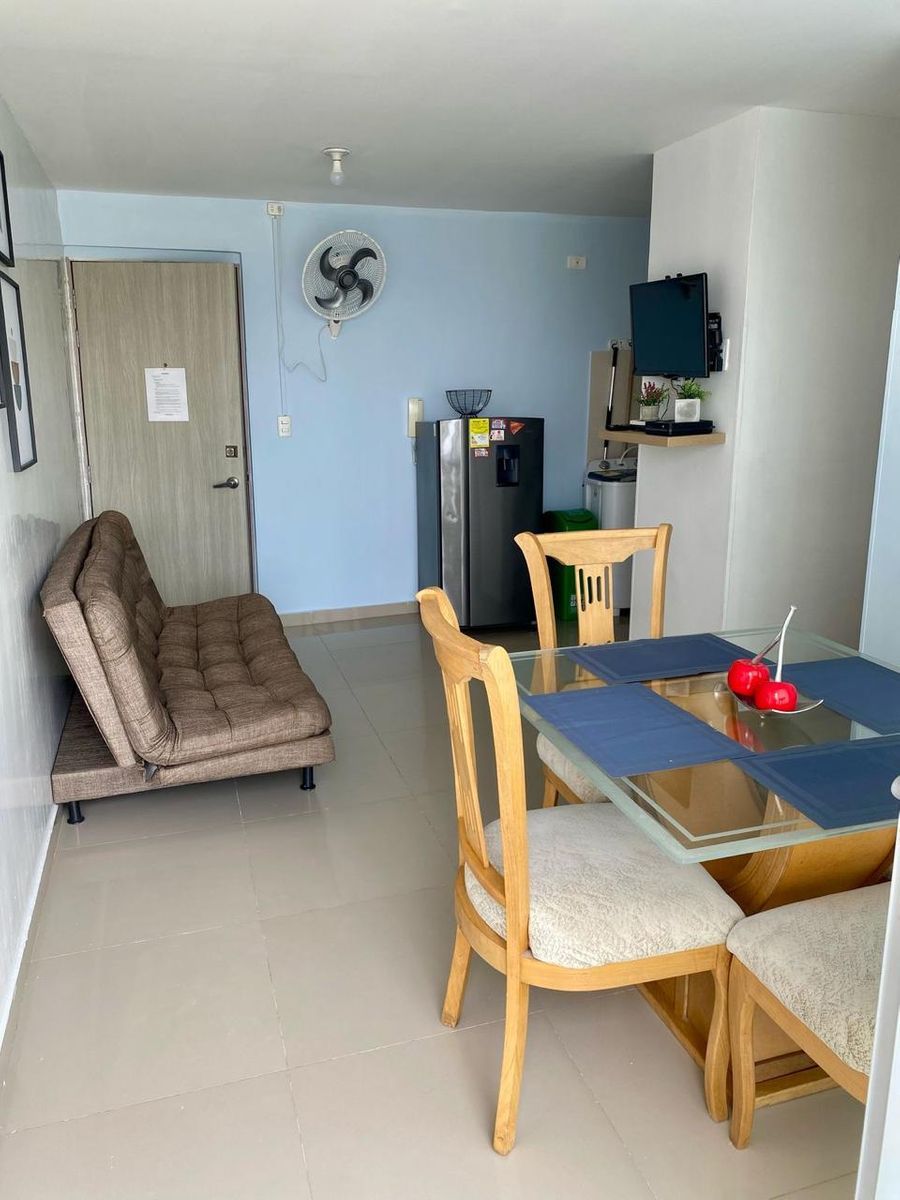 Apartamento en Cartagena. Entero y Amueblado. 2