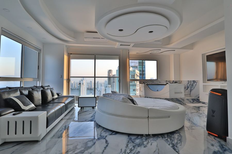 The YinYang Suite-Guest Friendly Adults Only 2