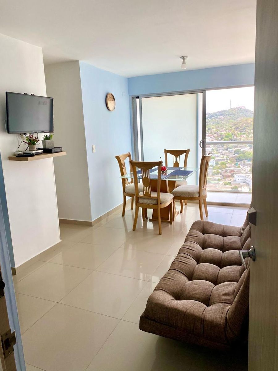 Apartamento en Cartagena. Entero y Amueblado.
