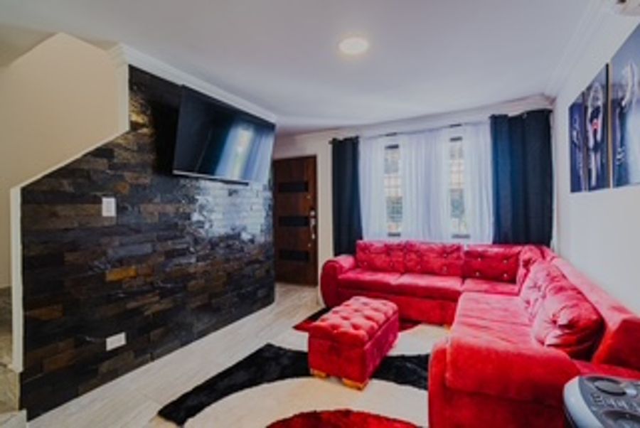 3 Bedroom Luxury Home - Minutes from Walled City 4