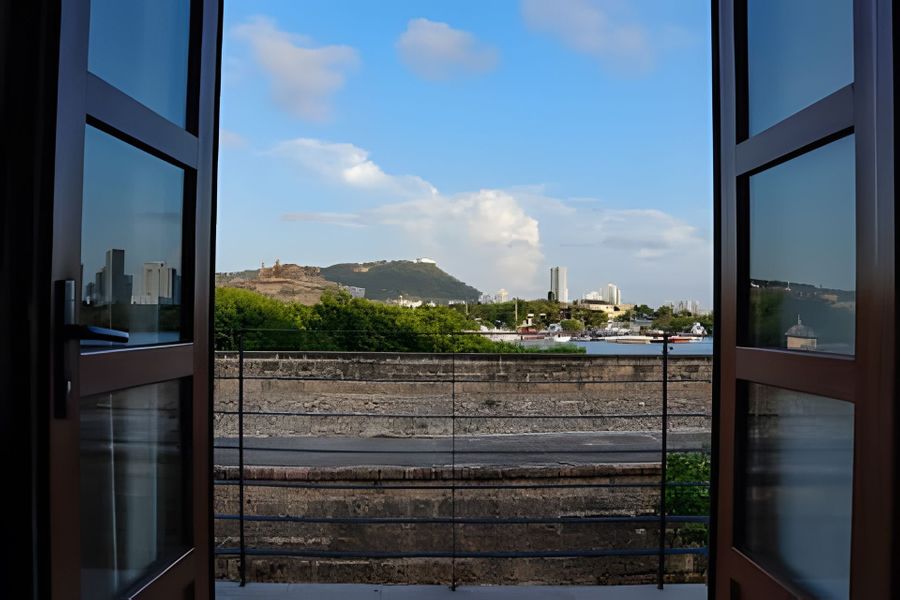 Relaxing New Apt w/ Balcony in Getsemani! 3