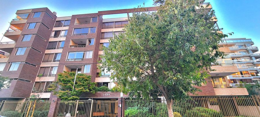 Rbk° Amplio depto en exclusivo sector Providencia 2