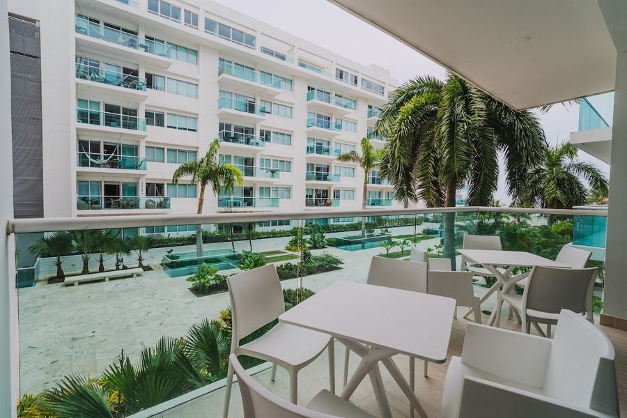 2BR-Morros 922-Edificio frente a la playa 4