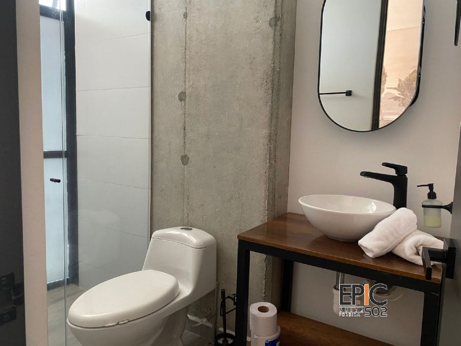Epic Suite 502 Exclusive Airport 4