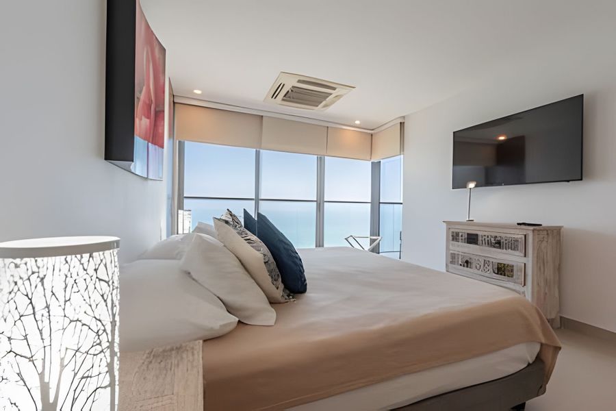 Lujoso Apto de 2 habitaciones en piso 30 2