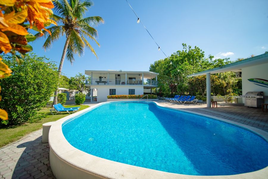 ACOGEDORA Villa de 7 HABITACIONES | GRAN PISCINA | ¡Cerca de la playa! 2