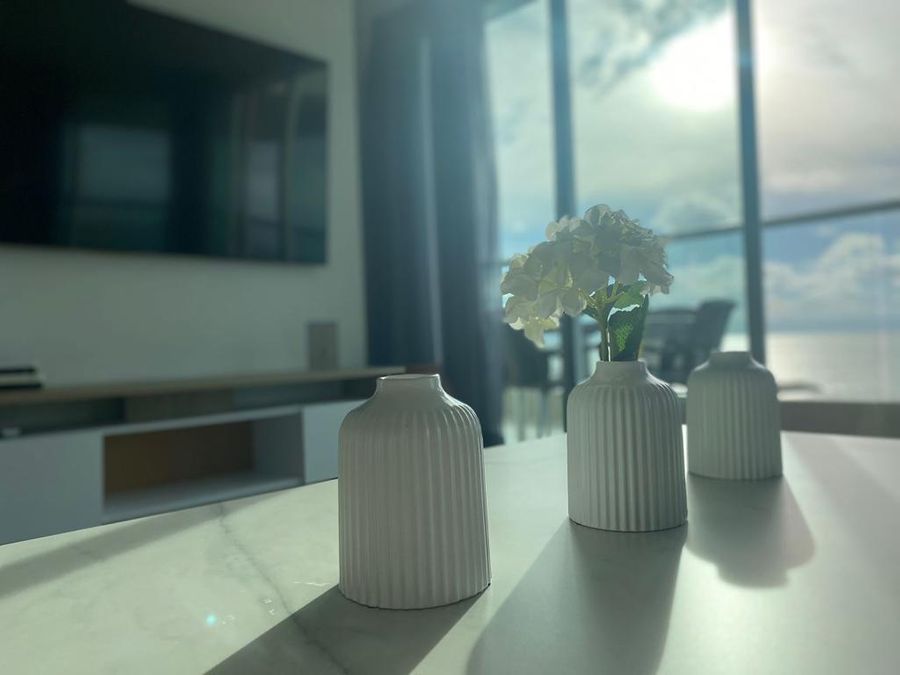 3BR Apartamento con Espectacular Vista al Mar 2