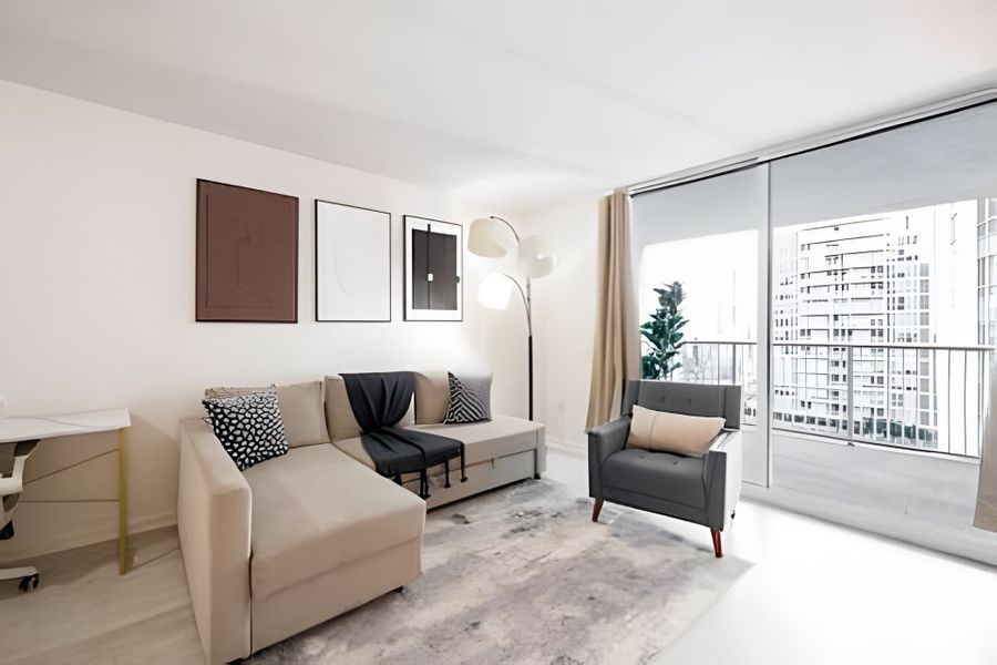 Modern Brickell 1BR | Bay Views, Pool & Parking 4