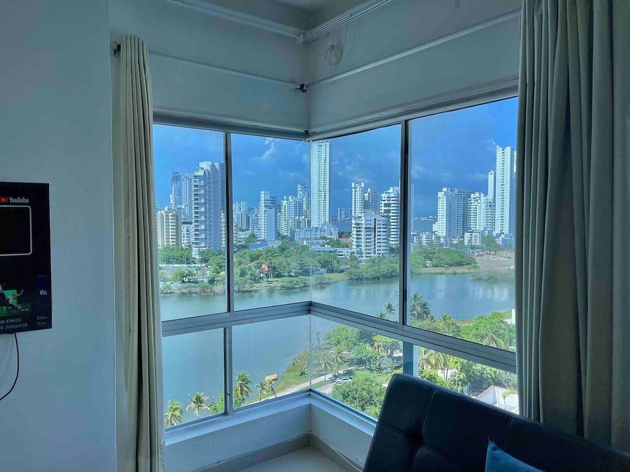 Acogedor estudio con agua caliente y vista a lago 2