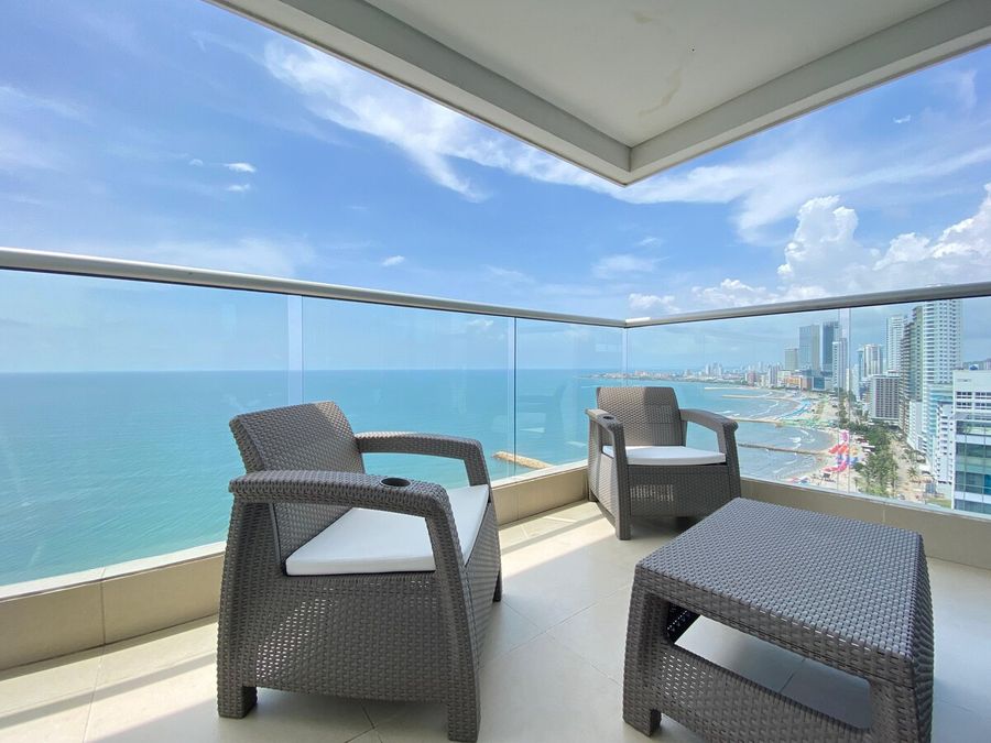 Amplio 3BR con impresionantes vistas al mar 4