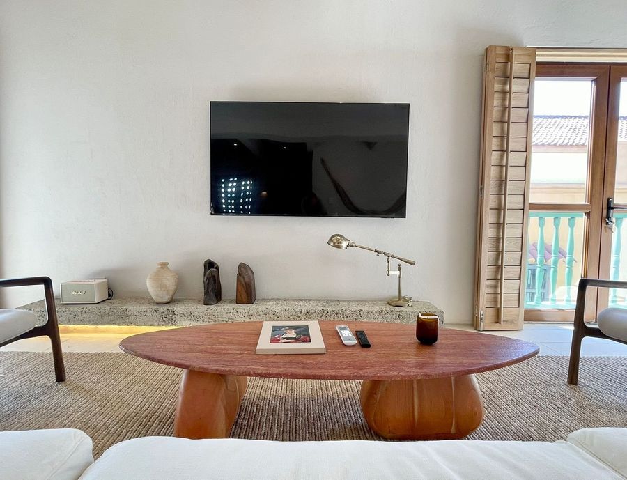 2Br-Design Gem w balcony´s in the Wall City 5